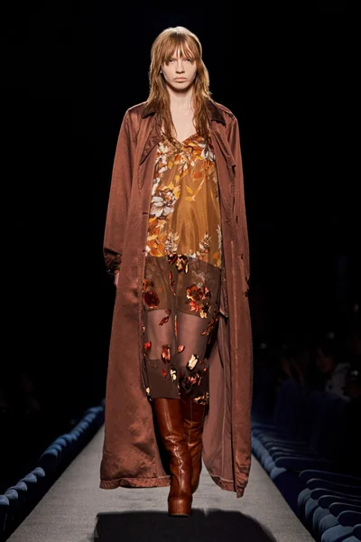 Look 32